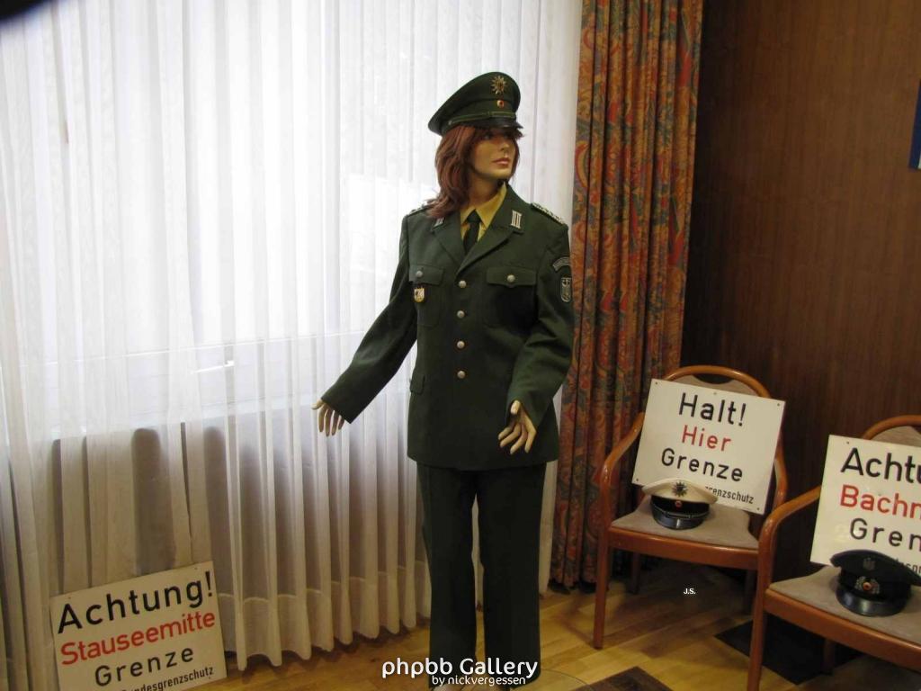 14.11.09 Ausstellung eines ehm.BGS Beamten in Bad Harzbu (6)