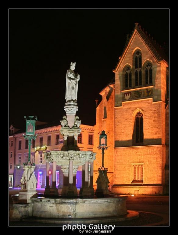 Meiningen Heinrichsbrunnen Markt 1995