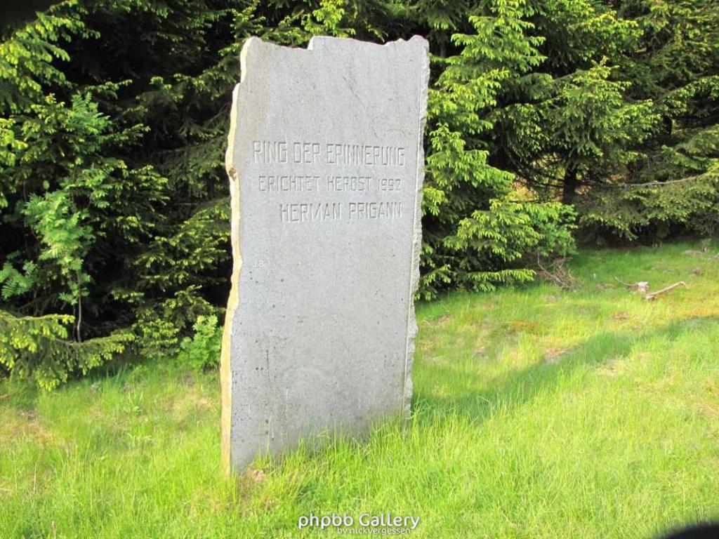 29.5.10 Grenzmuseum Sorge u.am Ring der Erinnerung (2)