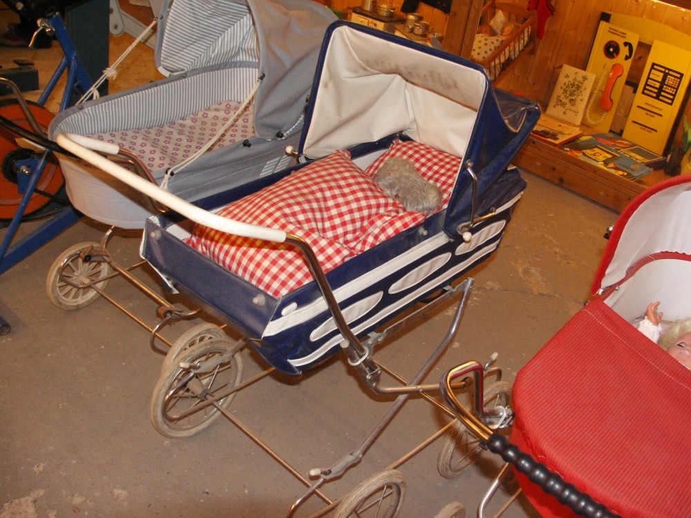 Puppenwagen
