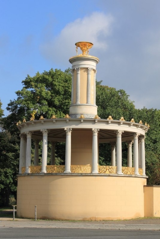 An der Glienicker Brücke 1