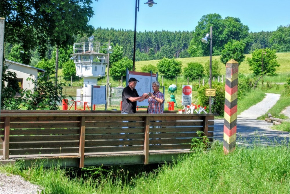 Besucher, Diskussionen und Schautafeln