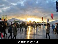 Die Kaiser Friedrich Gedächtniskirche verdeckt den Sonnenuntergang