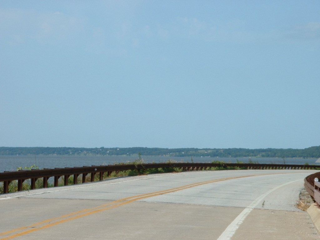 Strasse neben dem Mississippi River