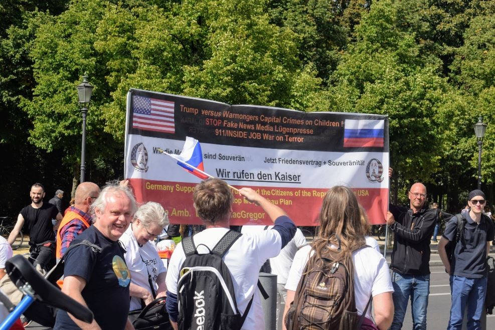 Vor Amerik. Botschaft-Ebertstraße