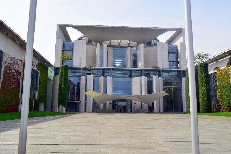 Reichstags- und Regierungsgebäude
