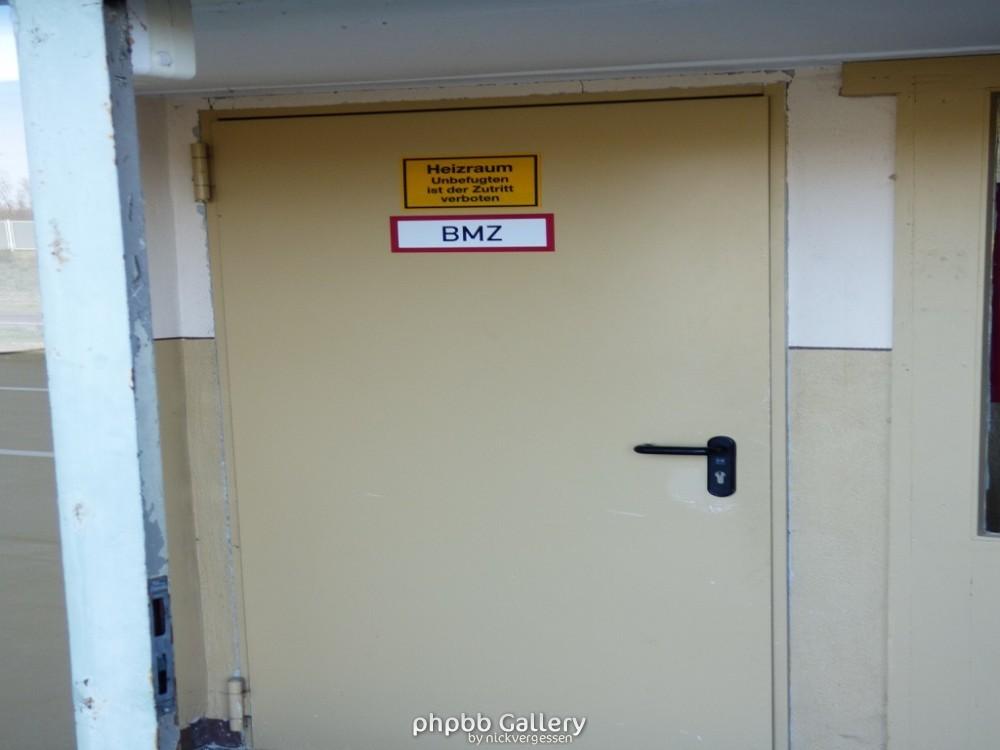 Marienborn Hauptgebäude  Türeingang  Tunnel