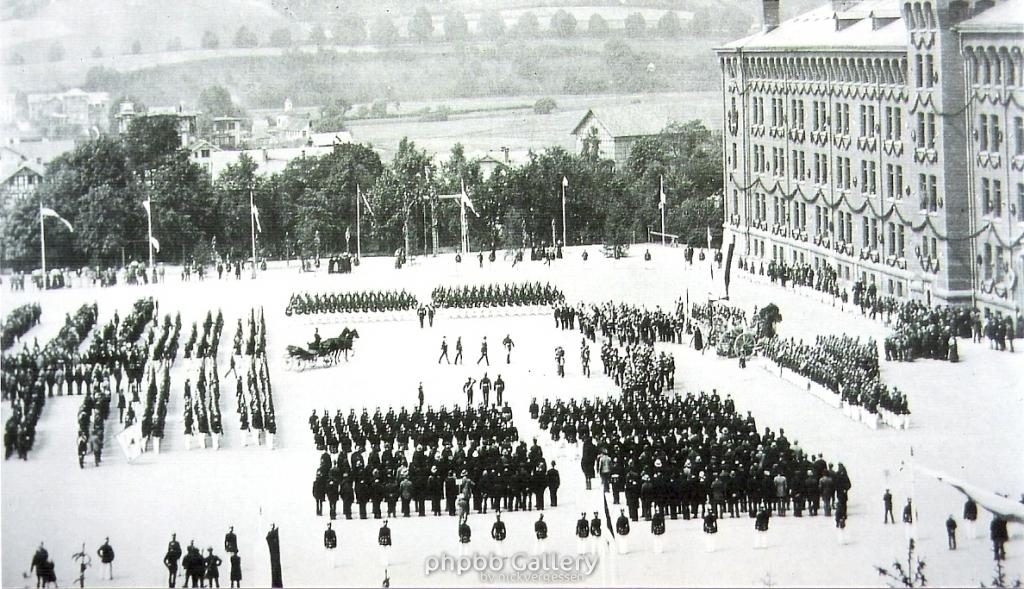 Meiningen Kaserne um 1910 Vereidigung durch Herzog SM !